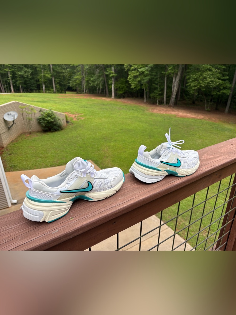Nike Women's White Teal Athletic Sneakers
